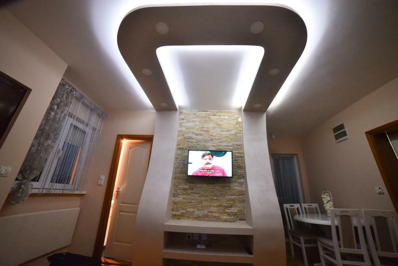 Apartman Selakovic 兹拉蒂博尔 外观 照片